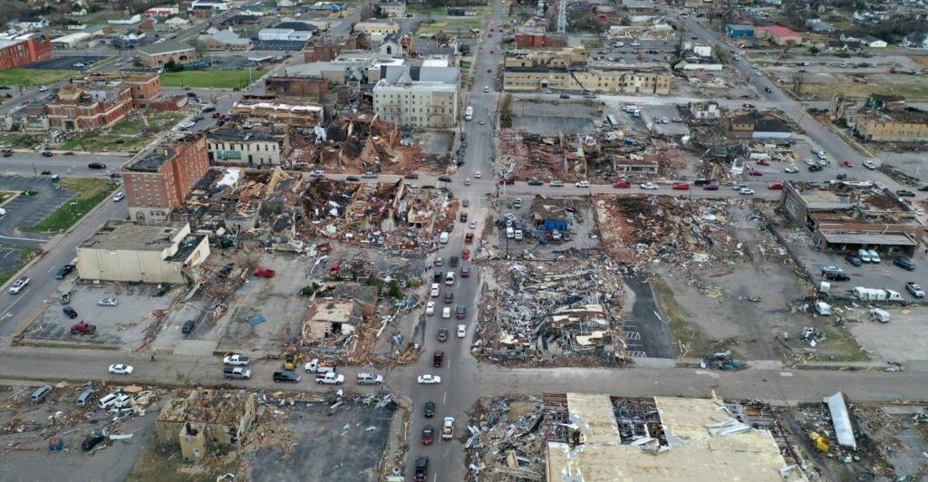 Good Samaritan, Jim Finch, Shows Up In Kentucky After Tornado With Food And Water 1