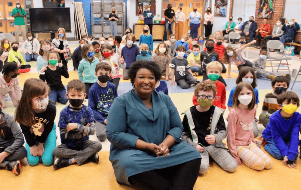 Maskless Stacy Abrams Photographed Among Masked Children In Georgia 1